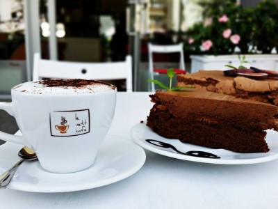 Le Petit Cafe – for coffee and cake in Natolin