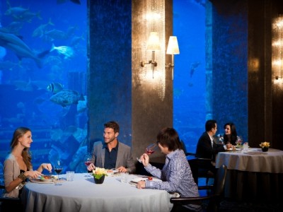 Ossiano Dubaj: kolacja z widokiem na akwarium